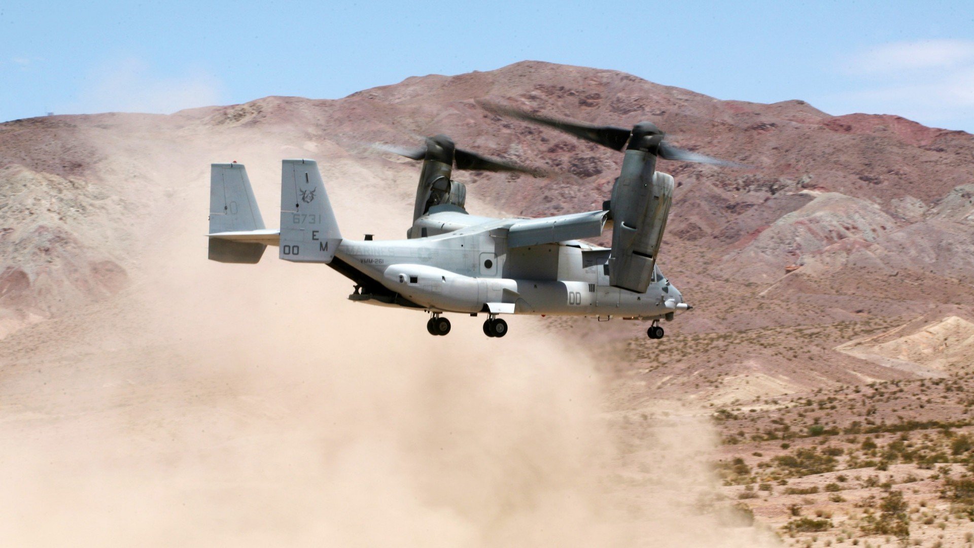 青少年篮球营开展模拟新闻发布训练提升表达能力，青少年篮球赛事推广